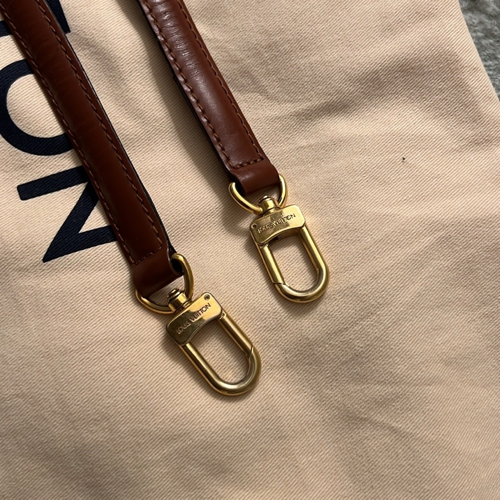 Louis Vuitton Vintage Pre-owned Monceau 28 Crossbody/Shoulder Bag - Picture 12 of 17